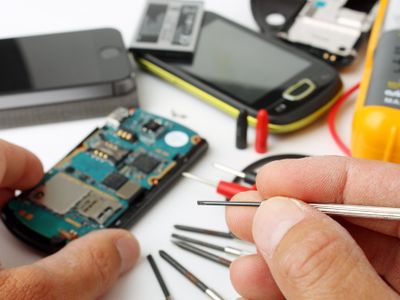 Почему случаются поломки сотовых телефонов?