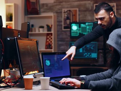 Хакеры перешли на массовые DDoS-атаки: под ударом оказались Москва и Урал