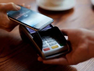 Оборот безналичных платежей за 2022 год в России вырастет на 15%