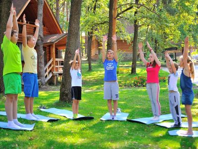 Получить путёвку в детский лагерь стало можно через Интернет