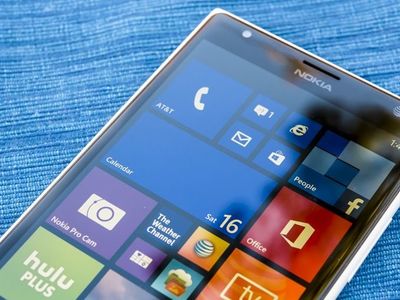 Обновление смартфонов Lumia до Windows 10 отложили до 2016 года