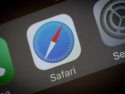 В браузере Safari появится функция авторизации на сайтах с помощью Face ID и Touch ID