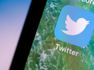 Роскомнадзор может заблокировать Twitter после 10 апреля, если соцсеть не удалит противоправный контент