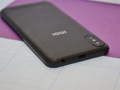 В России начались продажи самого дешёвого смартфона с «монобровью» 