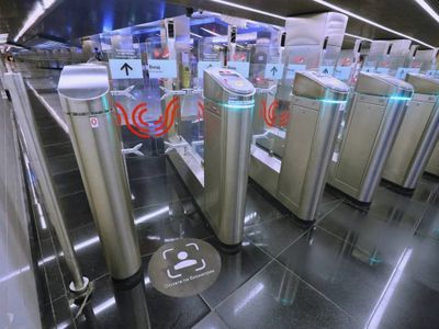 Московский метрополитен перейдёт на оплату проезда по лицу: сроки запуска на всех станциях