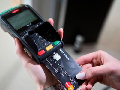Статистика: 40% россиян используют банковские карты с функцией бесконтактной оплаты