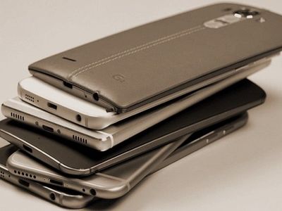 Продажи смартфонов за минувшую неделю выросли на 70% из-за падение курса рубля