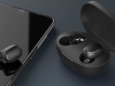 Xiaomi представила доступные беспроводные наушники Redmi AirDots 2