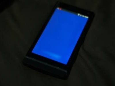 Sony Xperia S тоже имеет проблемы с жёлтыми пятнами на дисплее