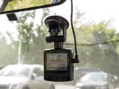 Обзор самого продуманного бюджетного видеорегистратора AdvoCam-FD One