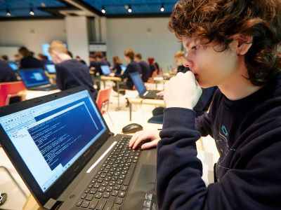 В школах пяти регионов России начнут изучать языки программирования