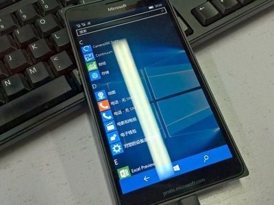 В Интернет выложили фотографии флагманского смартфона Microsoft 2015 года